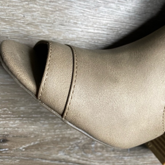 a.n.a A New Approach Women’s Brown Peep Toe Booties Tasha 7M - Picture 14 of 16